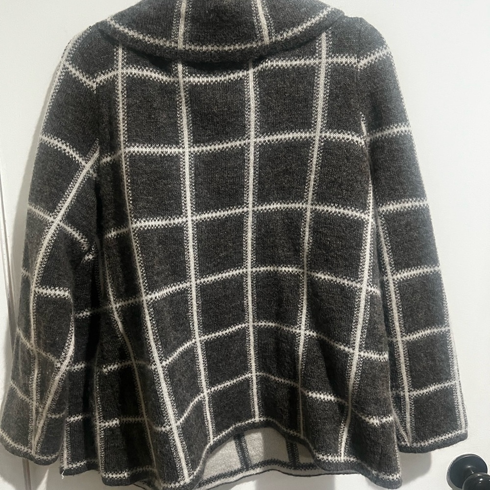 Ellen Tracy Gray and White Cowl Neck Sweater with Turtleneck - Picture 4 of 8